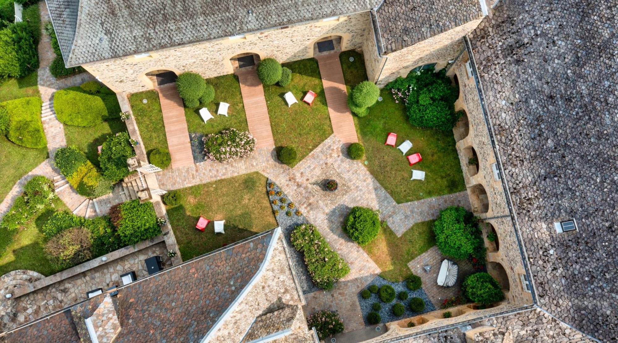 Chateau De La Falque, The Originals Relais Saint-Geniez-dʼOlt Exteriér fotografie