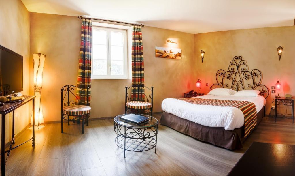 Chateau De La Falque, The Originals Relais Saint-Geniez-dʼOlt Pokoj fotografie